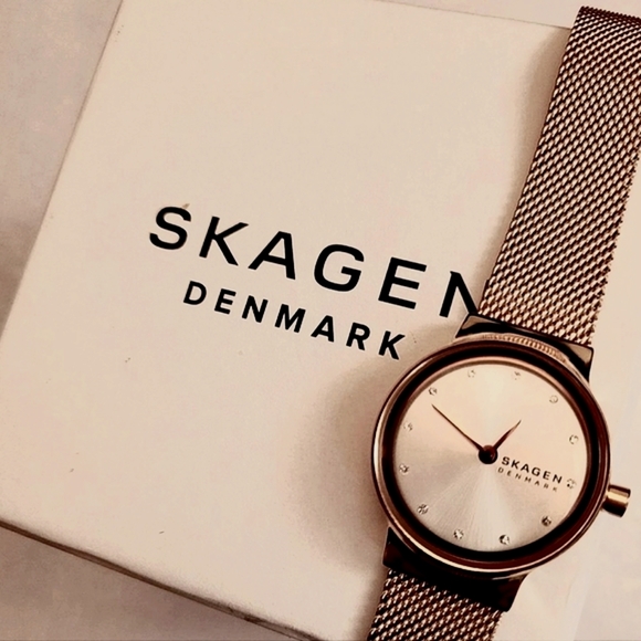 NWOT SKAGEN ROSE GOLD WATCH, w/ SWAROVSKI CRYSTALS, MODEL NO. SKW2665 - Picture 14 of 16